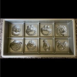 Sesame Street Character Cake Pan